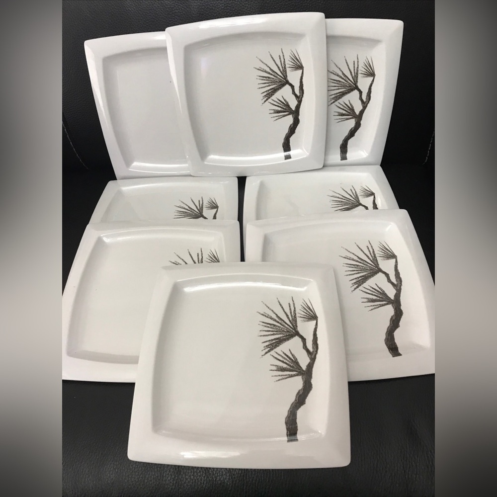 Walt Disney Signature by Zak design 8 acrylic p square plates.